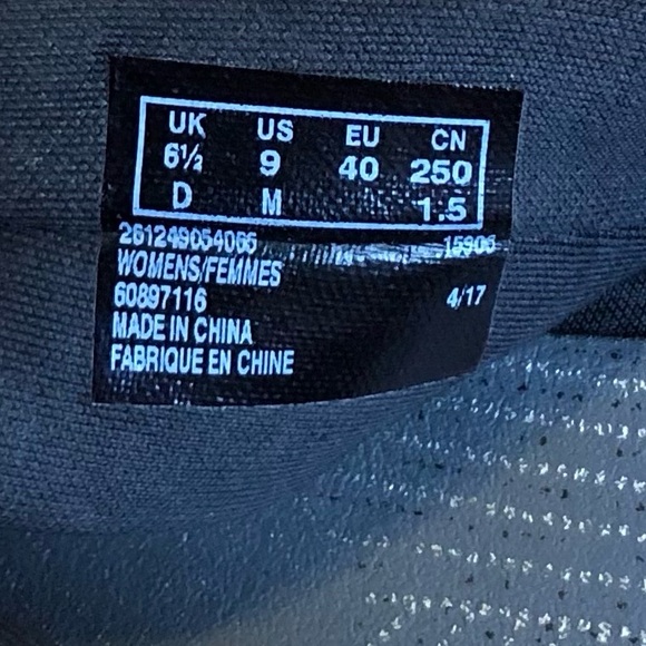 Clarks Cloudsteppers Cushion Flip Flops Size 9M. - Picture 4 of 10